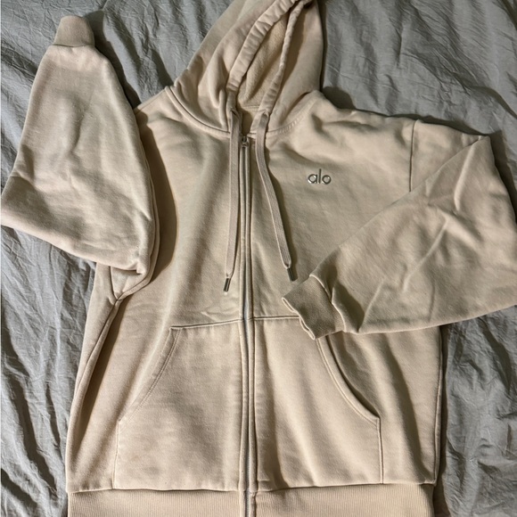 Alo Accolade Macadamia Sweat Set - Picture 3 of 5